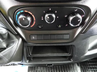 Iveco Daily skrzynia plandeka 10 palet 180KM 376946 - konsola