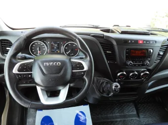 Iveco Daily skrzynia plandeka 10 palet 180KM 388946 - konsola
