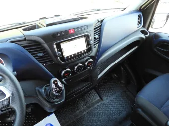 Iveco Daily skrzynia plandeka 8 palet 180KM 446600 - konsola
