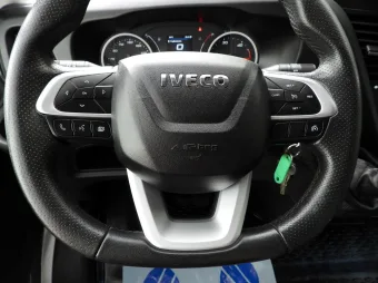Iveco Daily skrzynia plandeka 8 palet 180KM 494459 - konsola