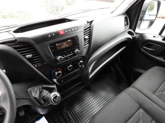 Iveco Daily skrzynia plandeka 8 palet 180KM 505903 - konsola