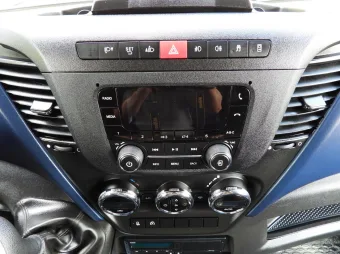 Iveco Daily skrzynia plandeka 8 palet 180KM 250675 - lewarek