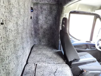 Iveco Daily skrzynia plandeka 8 palet 180KM 250675 - pasazer