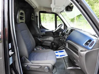 Iveco Daily skrzynia plandeka 8 palet 180KM 250675 - podsufitka