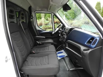 Iveco Daily skrzynia plandeka 8 palet 180KM 282410 - podsufitka