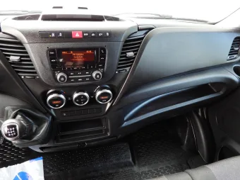 Iveco Daily skrzynia plandeka 8 palet 180KM 494459 - podsufitka
