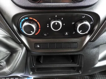 Iveco Daily skrzynia plandeka 8 palet 180KM 505903 - podsufitka