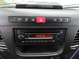 Iveco Daily skrzynia plandeka 8 palet 180KM 282410 - schowki