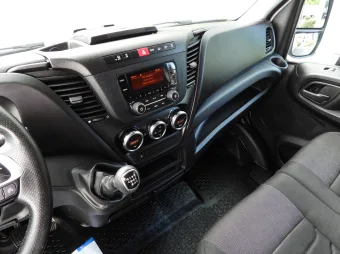 Iveco Daily skrzynia plandeka 8 palet 180KM 494459 - schowki
