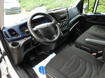 Iveco Daily skrzynia plandeka 8 palet 180KM 282410 - srodek