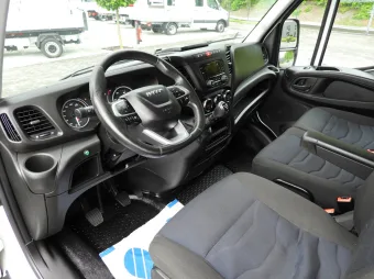 Iveco Daily skrzynia plandeka 10 palet 180KM 372228 - srodek