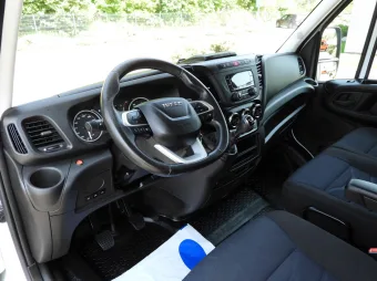 Iveco Daily skrzynia plandeka 10 palet 180KM 388946 - srodek