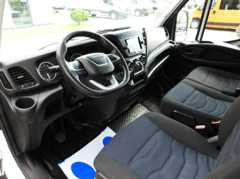 Iveco Daily skrzynia plandeka 10 palet 180KM 419085 - srodek