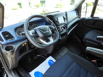 Iveco Daily skrzynia plandeka 8 palet 180KM 446600 - srodek