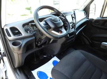 Iveco Daily skrzynia plandeka 8 palet 180KM 458369 - srodek