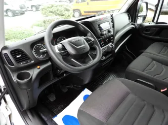 Iveco Daily skrzynia plandeka 8 palet 180KM 505903 - srodek