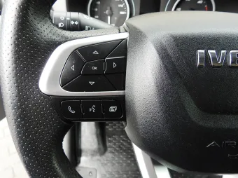 Iveco Daily skrzynia plandeka 10 palet 180KM 350891 - wnetrze