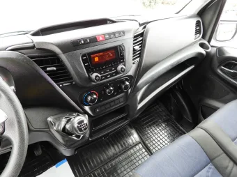 Iveco Daily skrzynia plandeka 10 palet 180KM 376946 - wnetrze