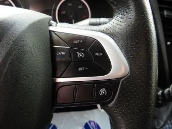 Iveco Daily skrzynia plandeka 10 palet 180KM 378090 - wnetrze