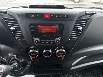 Iveco Daily skrzynia plandeka 10 palet 180KM 380321 - wnetrze