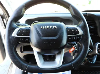 Iveco Daily skrzynia plandeka 8 palet 180KM 458369 - wnetrze