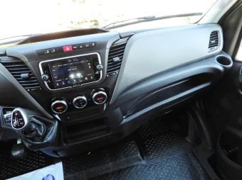 Iveco Daily skrzynia plandeka 8 palet 180KM 458369 - wnetrze