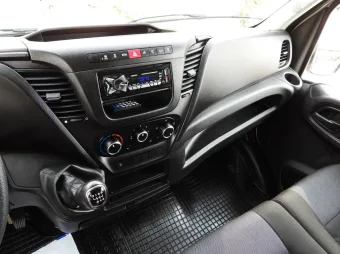 Iveco Daily skrzynia plandeka 8 palet 180KM 473000 - wnetrze