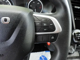 Iveco Daily skrzynia plandeka 10 palet 180KM 473187 - wnetrze
