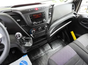 Iveco Daily skrzynia plandeka 10 palet 180KM 473187 - wnetrze