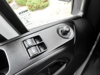 Iveco Daily skrzynia plandeka 8 palet 180KM 505903 - wnetrze