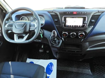 Iveco Daily skrzynia plandeka 8 palet 180KM 446600 - wyposazenie