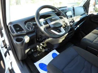 Iveco Daily skrzynia 10 palet 180KM 387293 - srodek