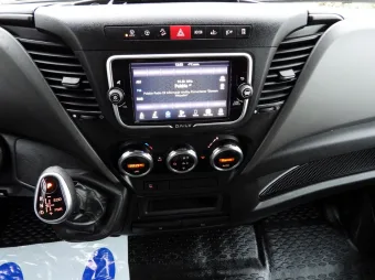 Iveco Daily skrzynia plandeka 10 palet 210KM 489702 - fotel kierowcy