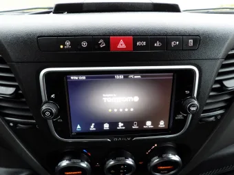Iveco Daily skrzynia plandeka 10 palet 210KM 489702 - fotel pasazera
