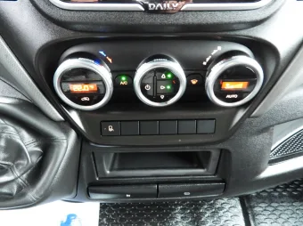 Iveco Daily skrzynia plandeka 10 palet 210KM 489702 - pasazer