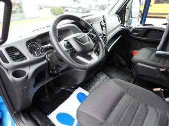 Iveco Daily skrzynia plandeka 10 palet 210KM 489702 - srodek