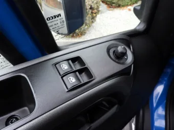 Iveco Daily skrzynia plandeka 10 palet 210KM 489702 - wnetrze