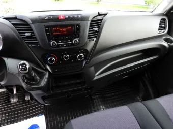 Iveco Daily skrzynia plandeka 10 palet 160KM 473478 - wnetrze
