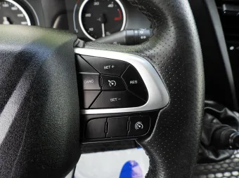 Iveco Daily skrzynia plandeka 10 palet 180KM 420373 - wnetrze