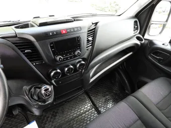 Iveco Daily skrzynia plandeka 10 palet 180KM 420373 - wnetrze