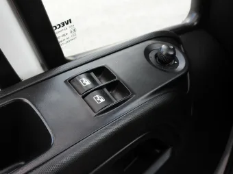 Iveco Daily kontener chłodnia 9 palet 170KM 105236 - podsufitka