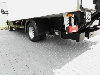 Iveco Daily kontener chłodnia 9 palet 170KM 105236 - siedzenia