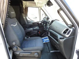 Iveco Daily kontener winda 14 palet 180KM 472522 - fotel pasazera