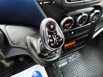 Iveco Daily kontener chłodnia 9 palet 180KM 325132 - fotel pasazera