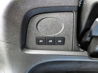 Iveco Daily kontener chłodnia 9 palet 180KM 325132 - konsola