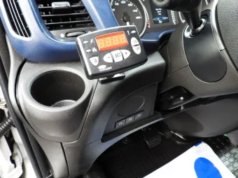 Iveco Daily kontener chłodnia 9 palet 180KM 325132 - lewarek