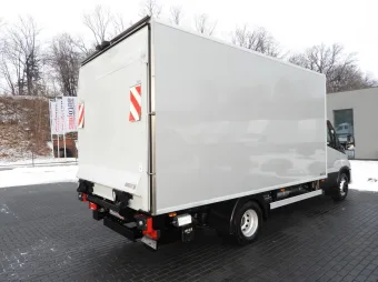 Iveco Daily kontener chłodnia 9 palet 180KM 325132 - tyl zabudowy