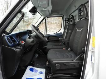 Iveco Daily kontener chłodnia 9 palet 180KM 325132 - wnetrze