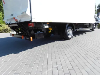 Iveco Daily kontener winda 14 palet 180KM 408595 - kokpit