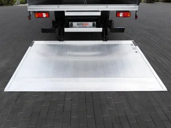Iveco Daily skrzynia plandeka 14 palet 180KM 470390 - panel